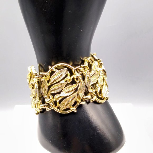Ornate Leaves Panel Bracelet, Vintage Gold Tone Mid Century Wide Bangle - Picture 4 of 6